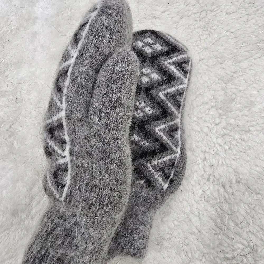 Handmade Goat Down Mittens - Thick Russian Style Winter Gloves - Grey Geometric